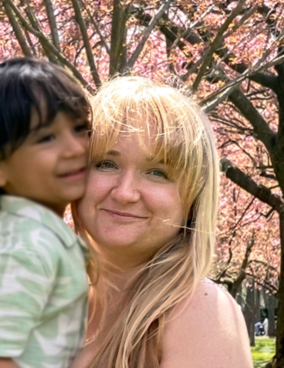 Portrait of Lilia, a full-spectrum birthworker providing postpartum recovery and lactation support.
